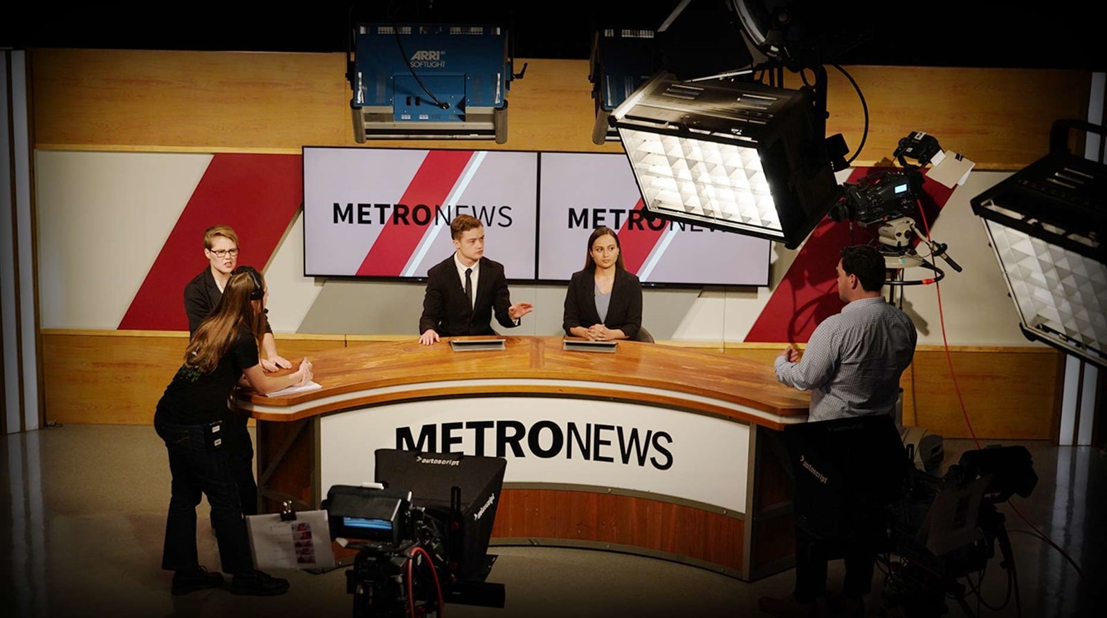 New Zealand Broadcasting School Student Anchors In-studio Experience